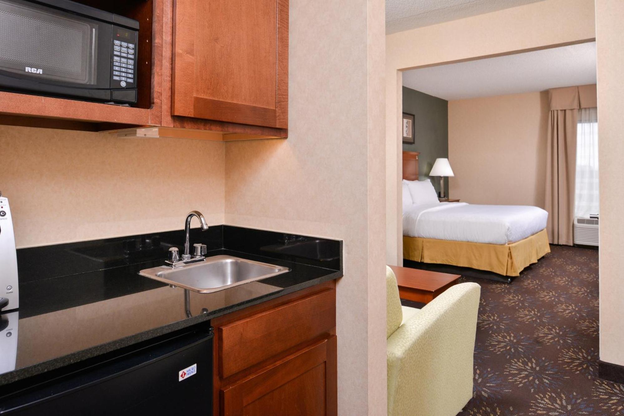 Holiday Inn Express Hotel & Suites West Chester, An Ihg Hotel Concordville Buitenkant foto
